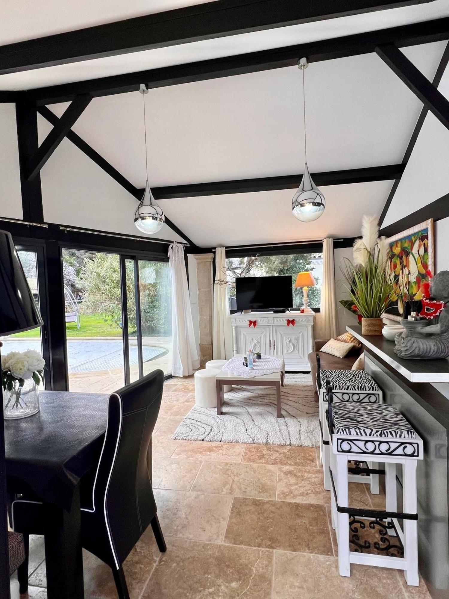 Gite des Estelles Axel avec espace Jacuzzi Cavaillon Exterior foto